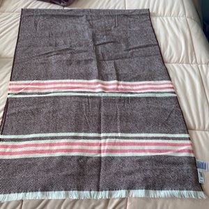 Gap scarf